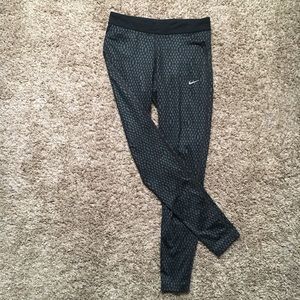 ⚡️SALE⚡️Nike Leggings DRI FIT EUC!